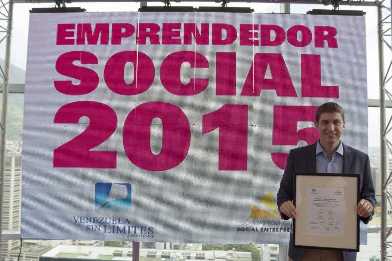 Archivo:Emprendedor social del año 2015.jpg