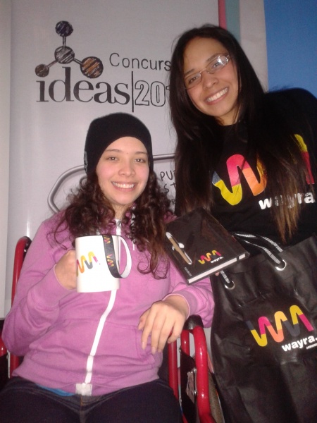 Archivo:Ganadoras Premio TwitCam Ideas2014.jpg